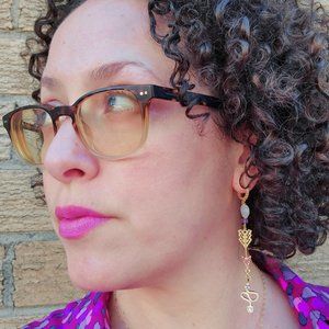 Meet your Posher, Elise